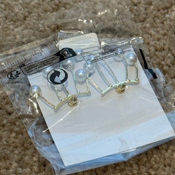 Earrings - Picture 3 of 3